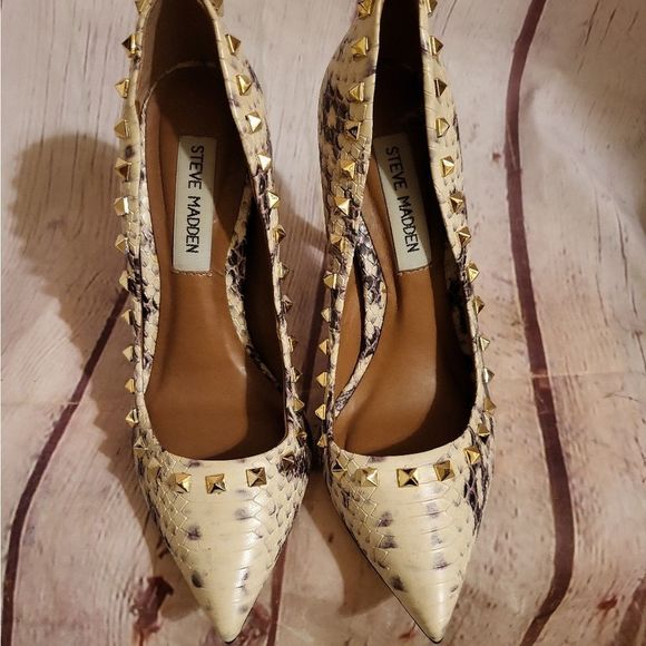 Steve Madden "Proto" Tan/Brown Snakeskin Faux Leather Gold Stud Detail 5.5M $150 - Picture 5 of 7